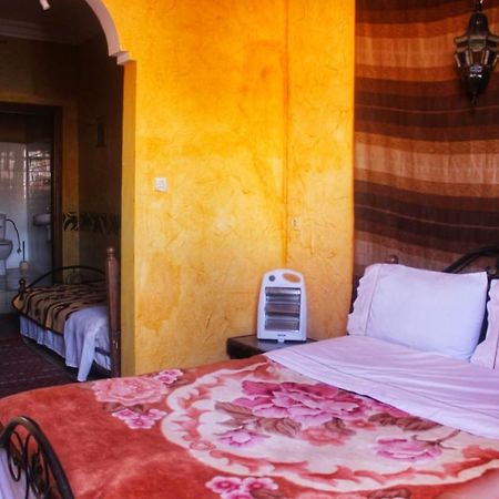 Auberge Et Hotel Les Amis Тафраут Екстер'єр фото