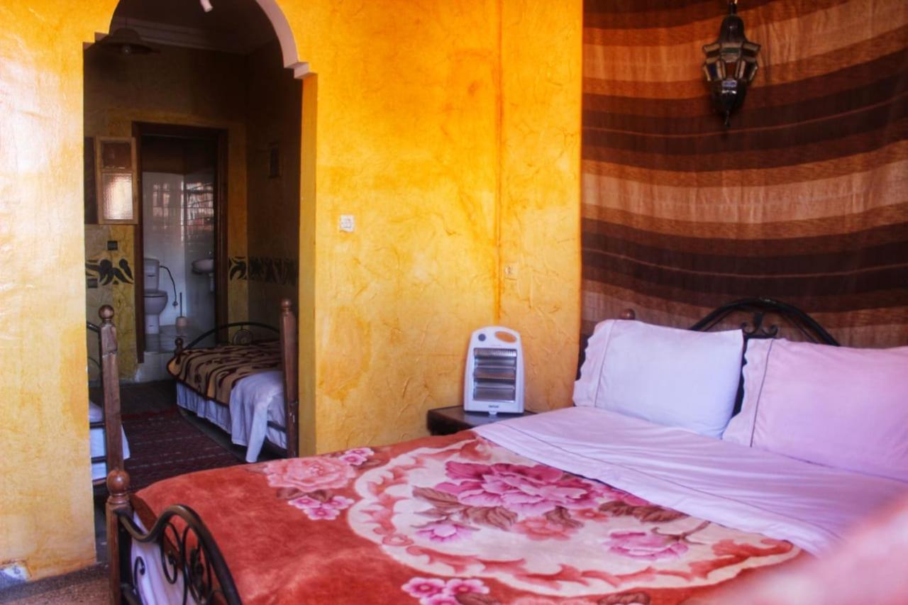 Auberge Et Hotel Les Amis Тафраут Екстер'єр фото