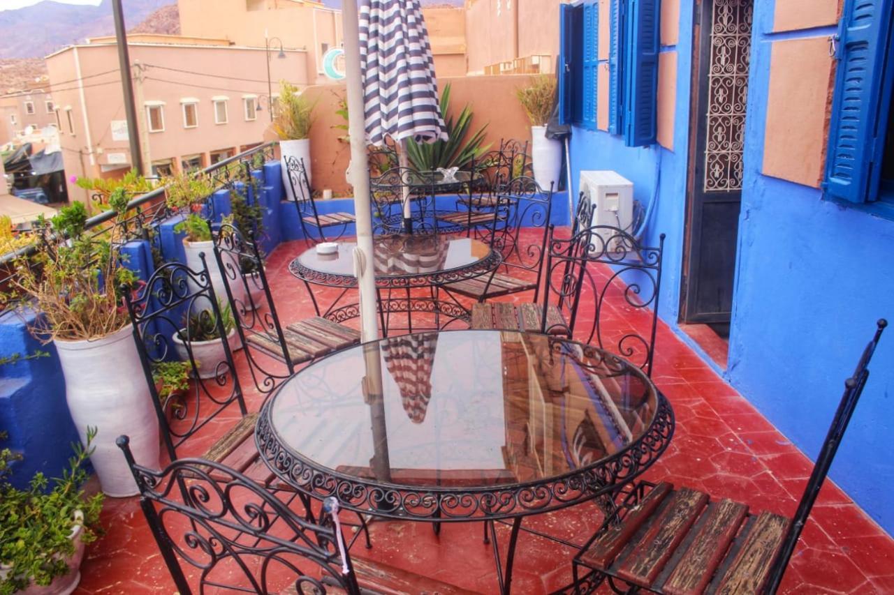 Auberge Et Hotel Les Amis Тафраут Екстер'єр фото