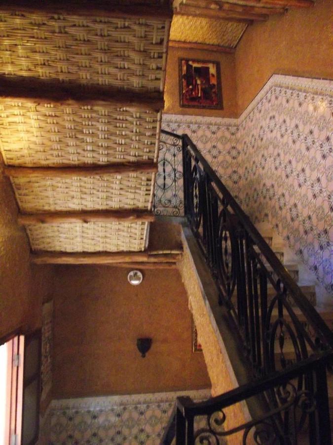 Auberge Et Hotel Les Amis Тафраут Екстер'єр фото