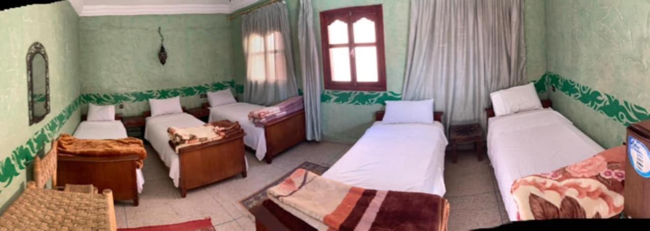 Auberge Et Hotel Les Amis Тафраут Екстер'єр фото