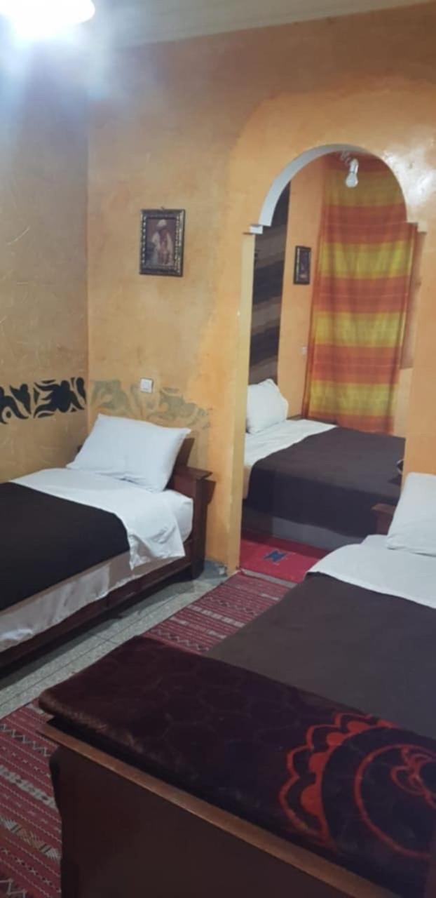 Auberge Et Hotel Les Amis Тафраут Екстер'єр фото